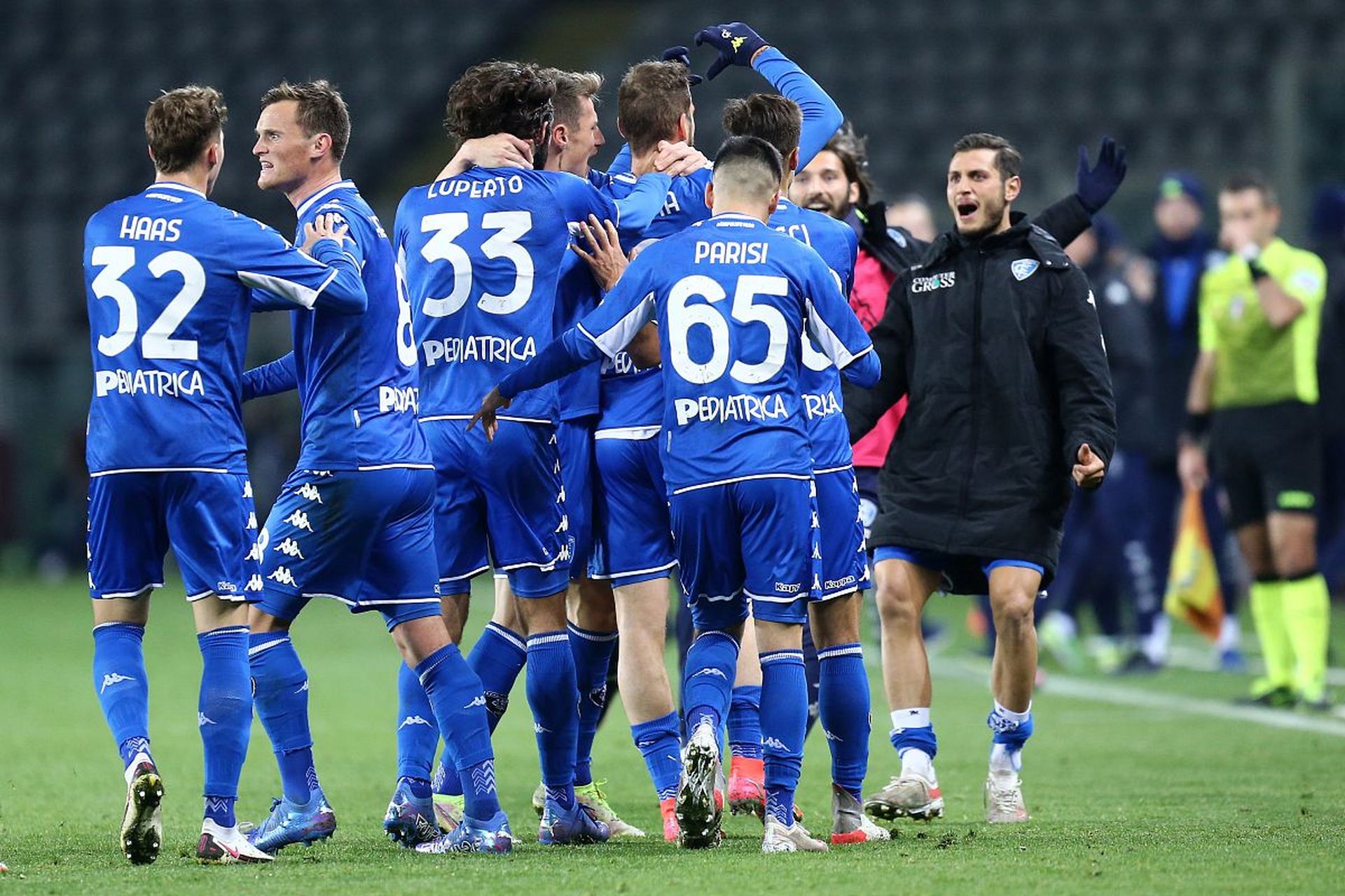 感到肩上多 感到肩上多